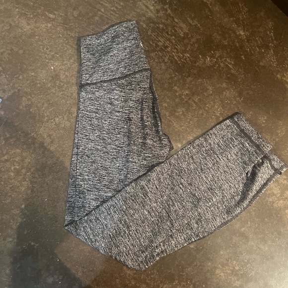 Size 2 Charcoal Gray Lululemon Leggings 25inch - Picture 1 of 3